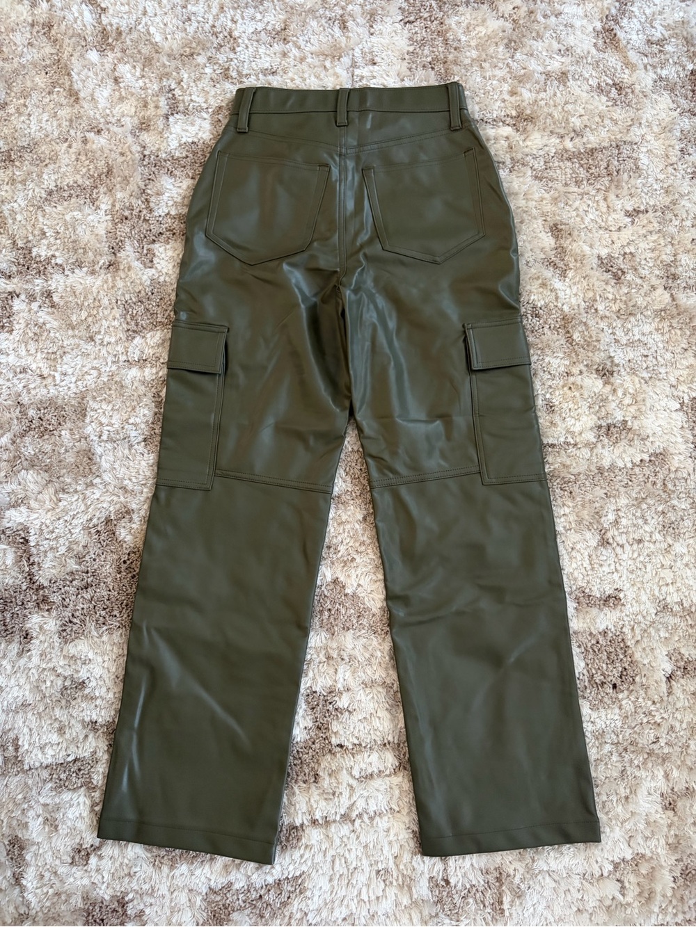 NEW Abercrombie Women’s size 26 2S  Green Cargo Faux-Leather Pants - Picture 4 of 5